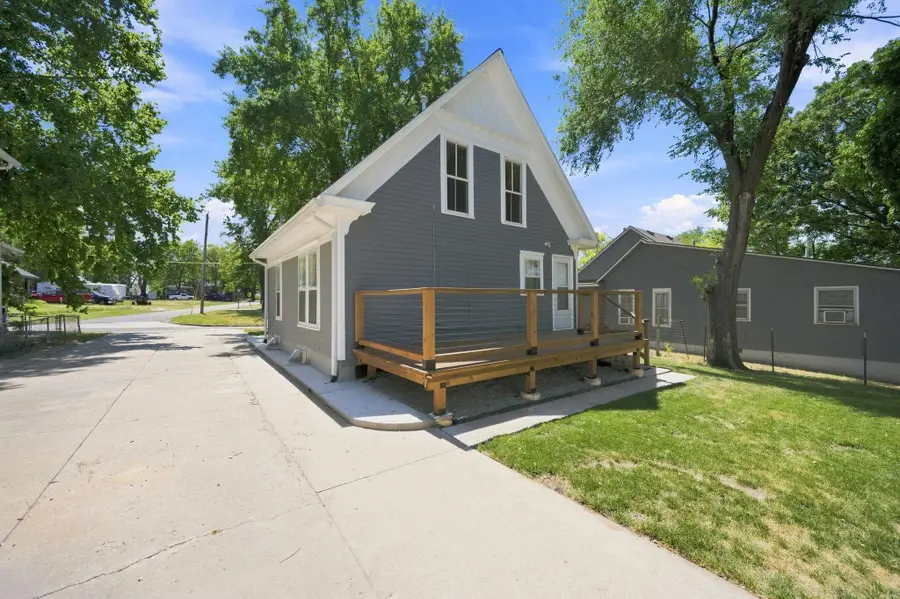 520 Lakeside, Newton, KS 67114 - #2