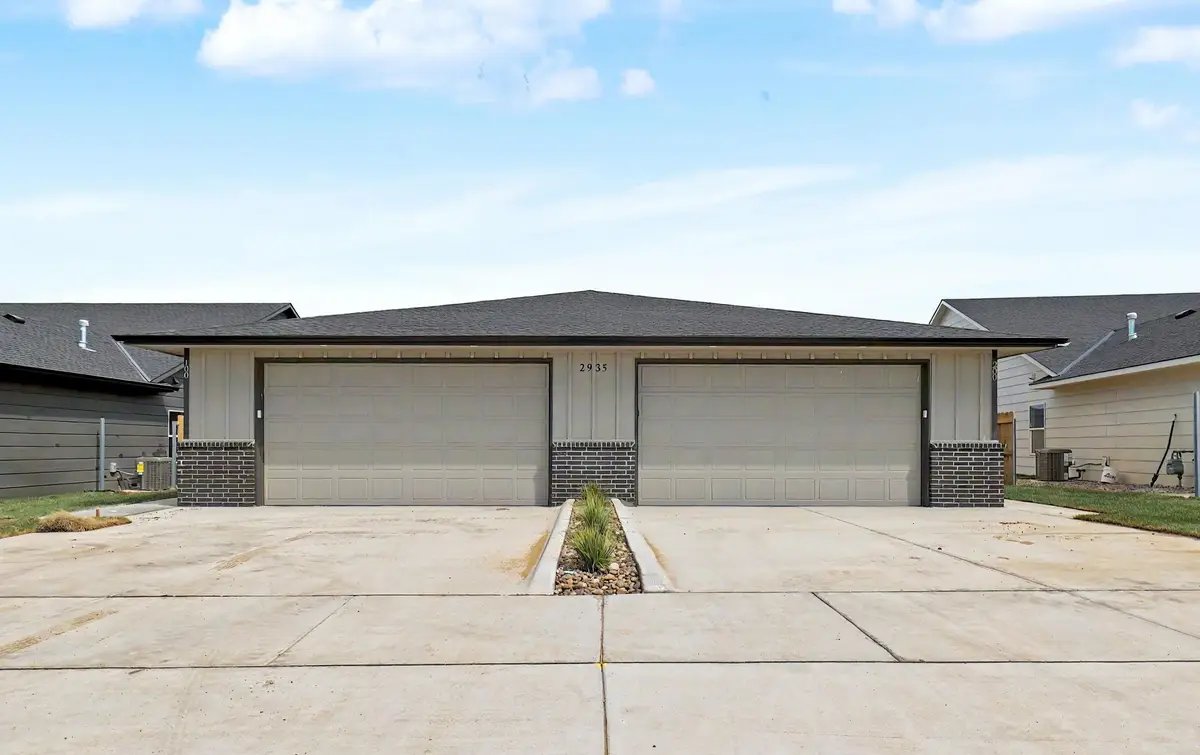 2935 S Cedar Crest Ct #100, Wichita, KS 67235 - #1