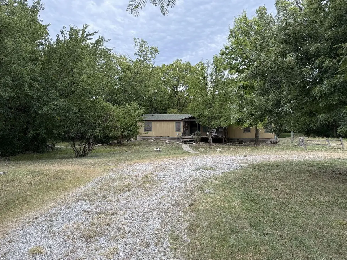10448 SW Tawakoni Rd, Augusta, KS 67010 - #1
