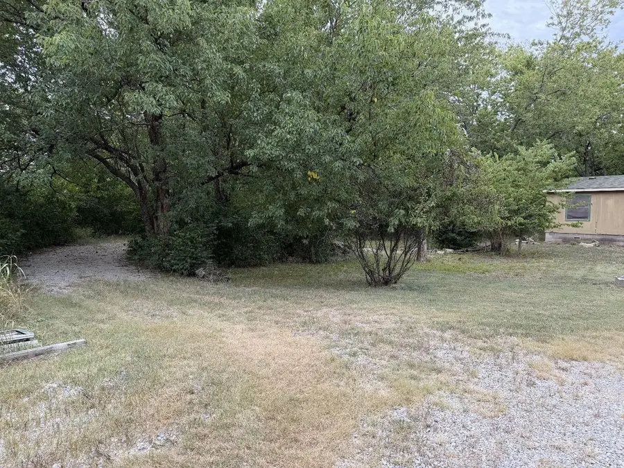 10448 SW Tawakoni Rd, Augusta, KS 67010 - #3