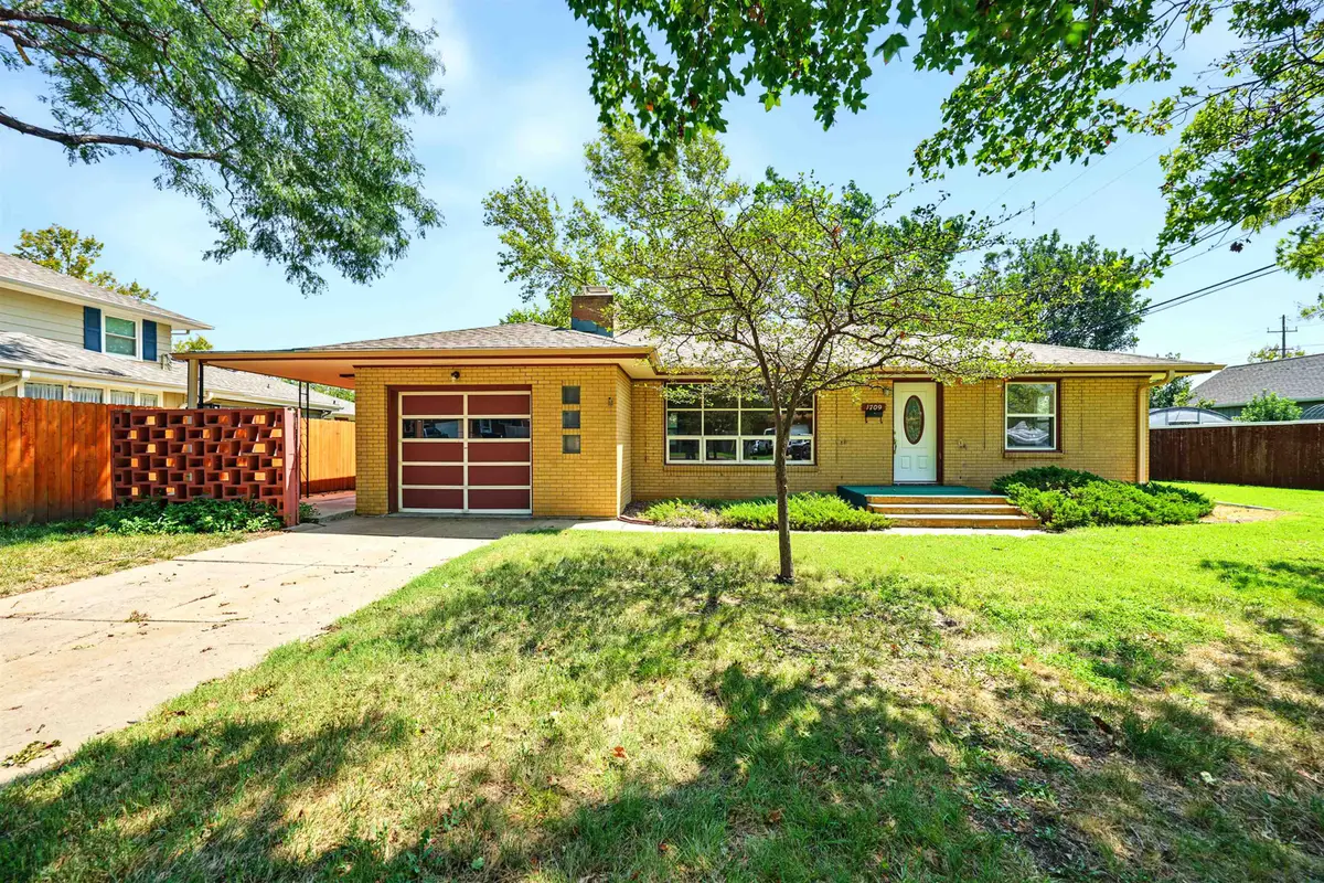 1709 Lewis St, Salina, KS 67401 - #1