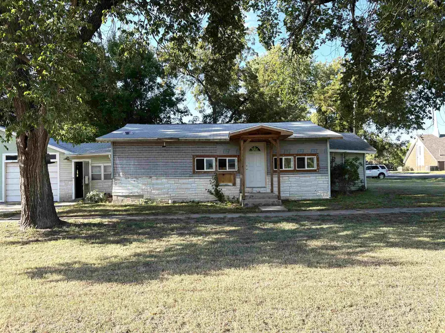 326 E 3rd St, Douglass, KS 67039 - #3