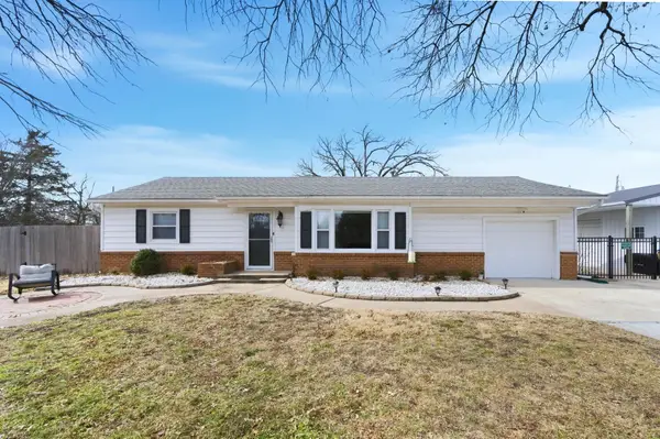 421 Epp St, Andover, KS 67002