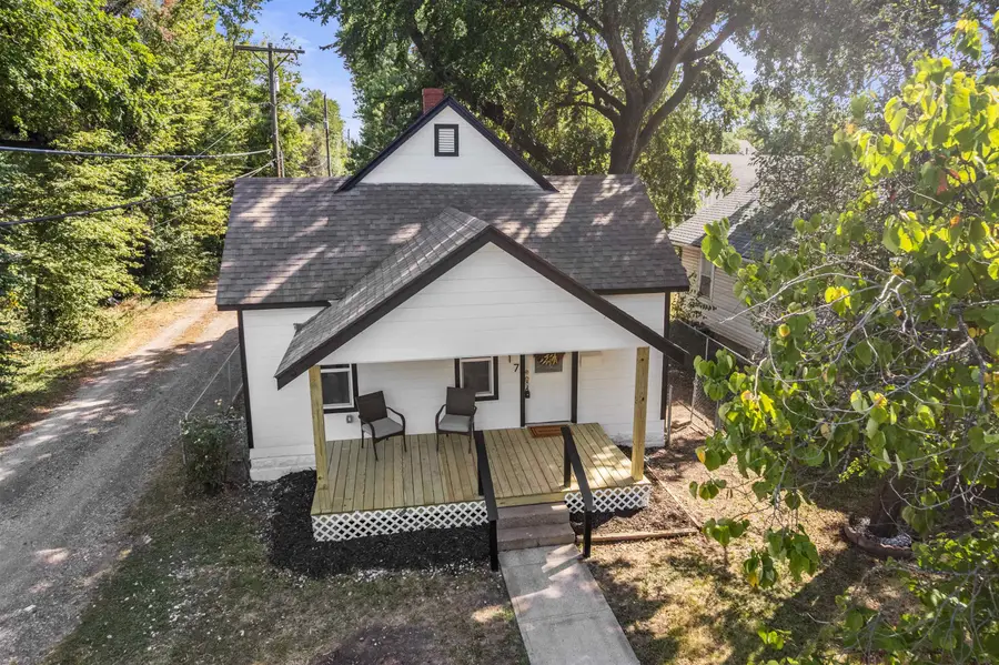 617 W Olive Street, El Dorado, KS 67042 - #2
