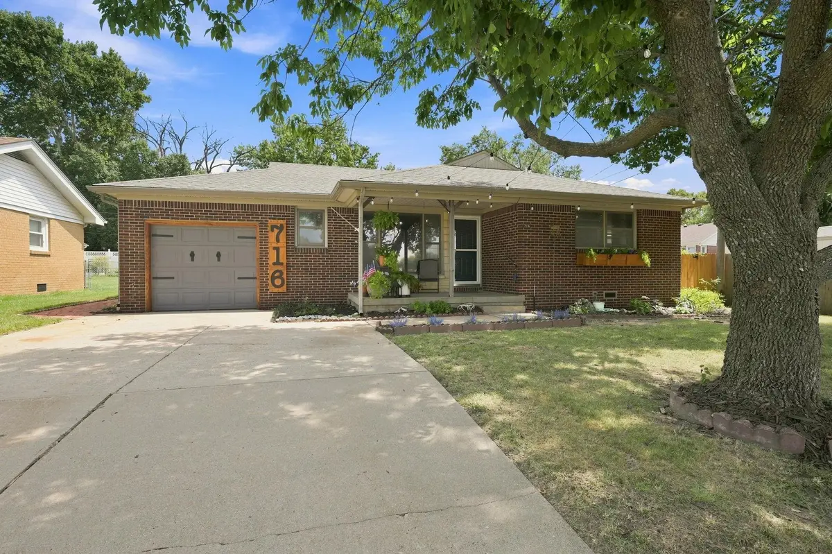 716 N Westview, Derby, KS 67037 - #1