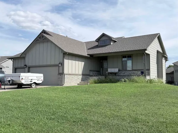 404 E Samantha Ct, Mulvane, KS 67110