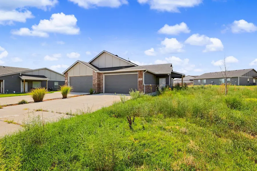 5776 E Bristol Circle, Wichita, KS 67220 - #3