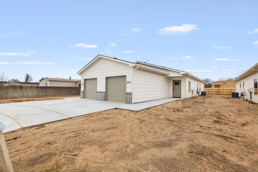 2357 W Macarthur Ct, Wichita, KS 67217 - #2