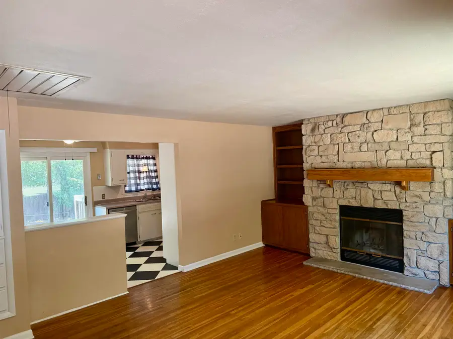 1805 N Woodrow Ct, Wichita, KS 67203 - #2