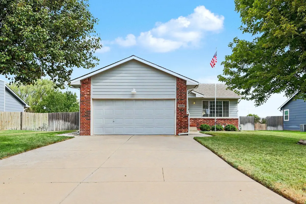 1914 Summerwood St, Goddard, KS 67052 - #1