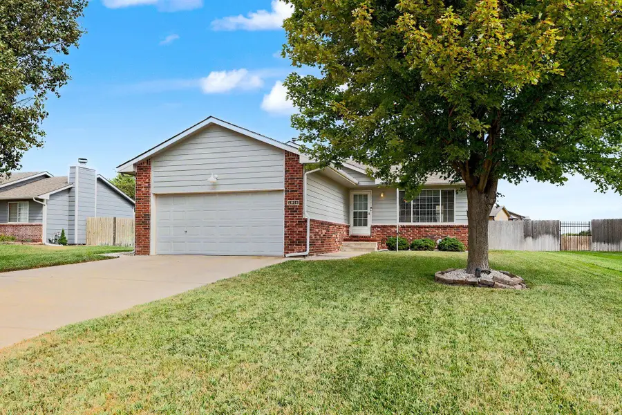 1914 Summerwood St, Goddard, KS 67052 - #3