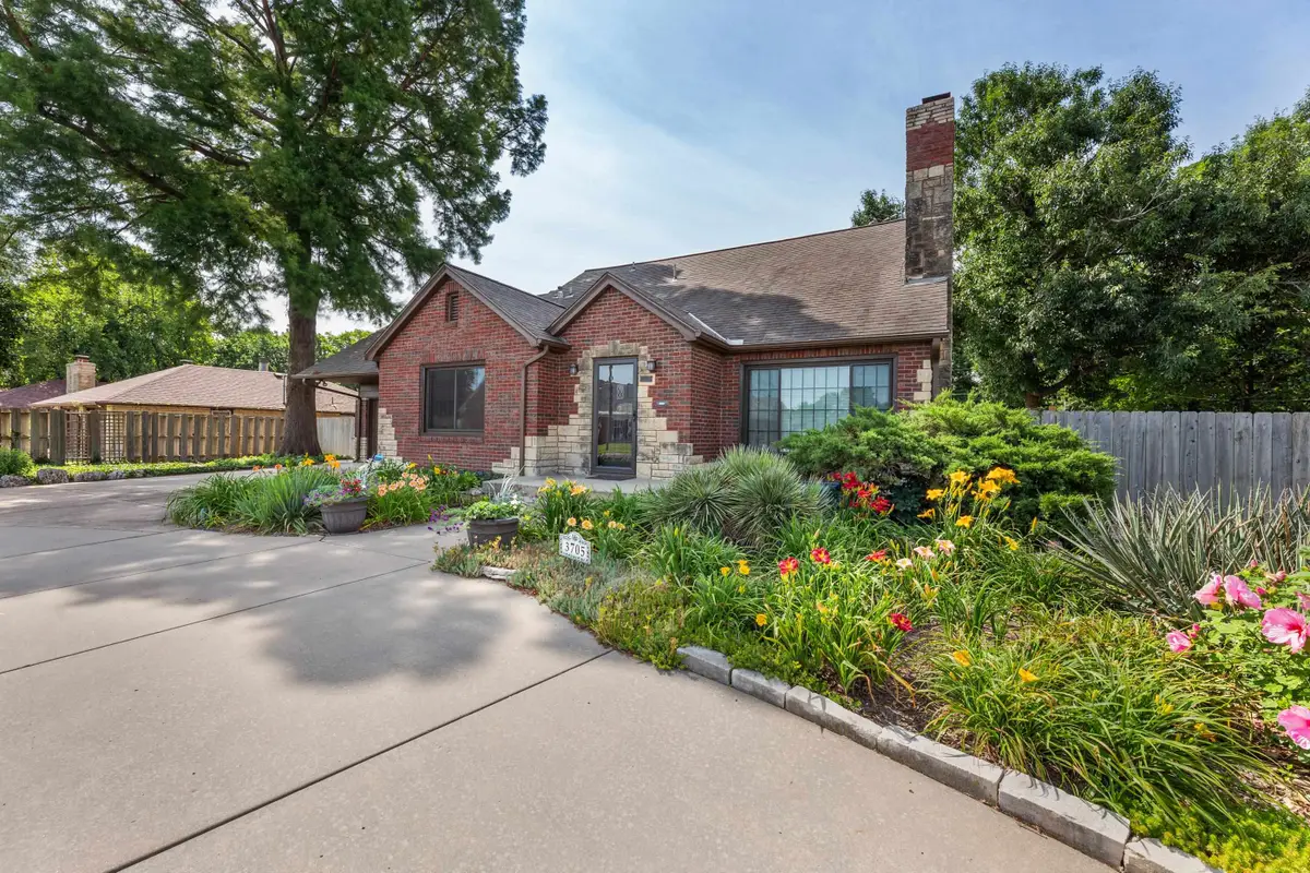 3705 E Mount Vernon St, Wichita, KS 67218 - #1
