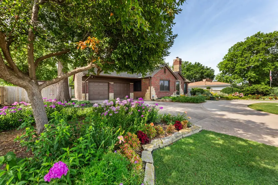 3705 E Mount Vernon St, Wichita, KS 67218 - #3