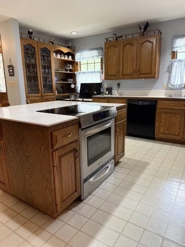 12 Roberts Ct, Winfield, KS 67156 - #2