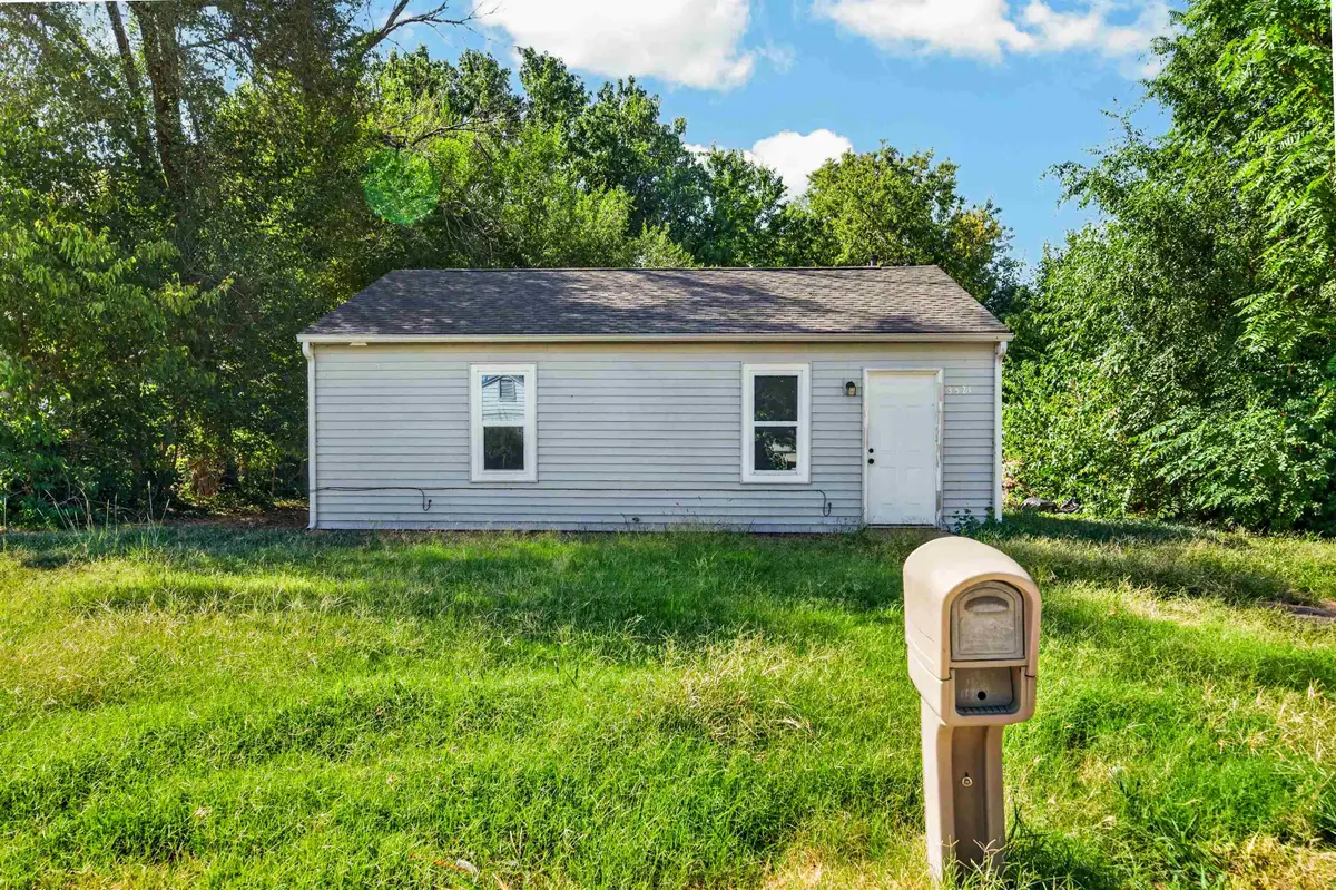 3521 E Sunview Ave, Wichita, KS 67216 - #1
