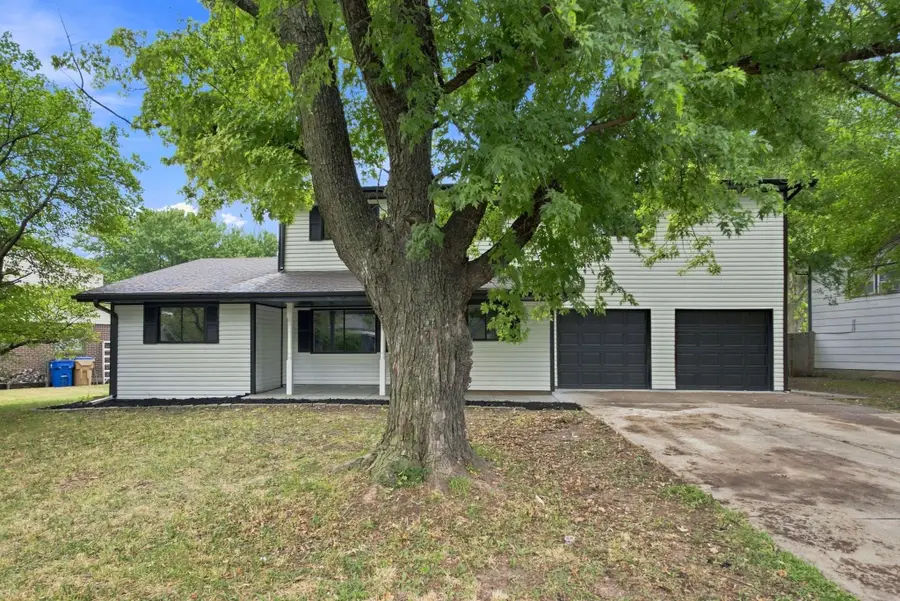 519 Renee Dr, Andover, KS 67002 - #2