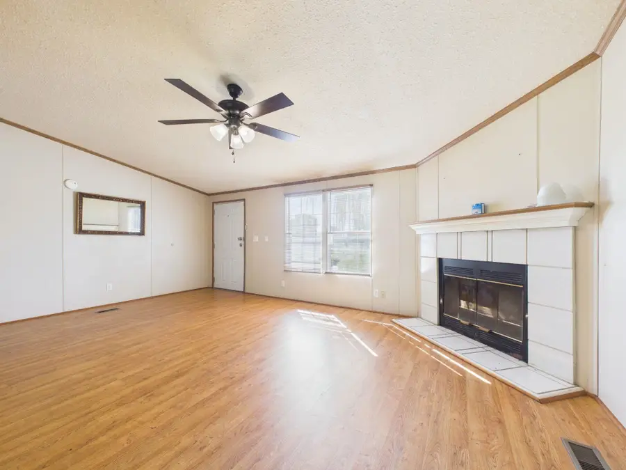 2102 E Winchester St, Wichita, KS 67216 - #3