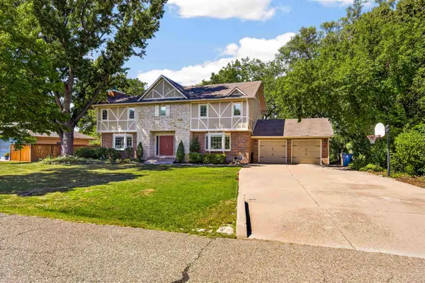 607 N Brookhaven Dr, Wichita, KS 67230