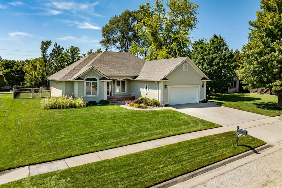4009 Vicksburg Street, Hutchinson, KS 67502 - #2