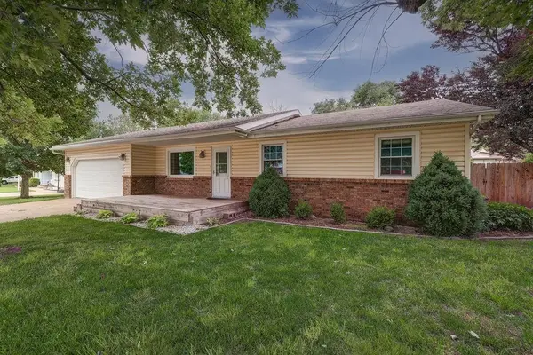 9 Deveron, Winfield, KS 67156