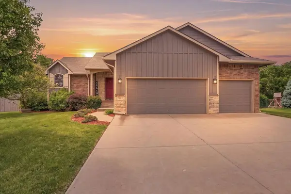 2615 N Woodridge Court, Wichita, KS 67226