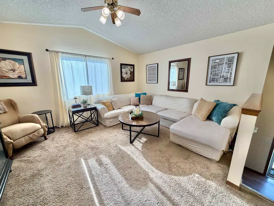 336 W Tomahawk, Kechi, KS 67067 - #2