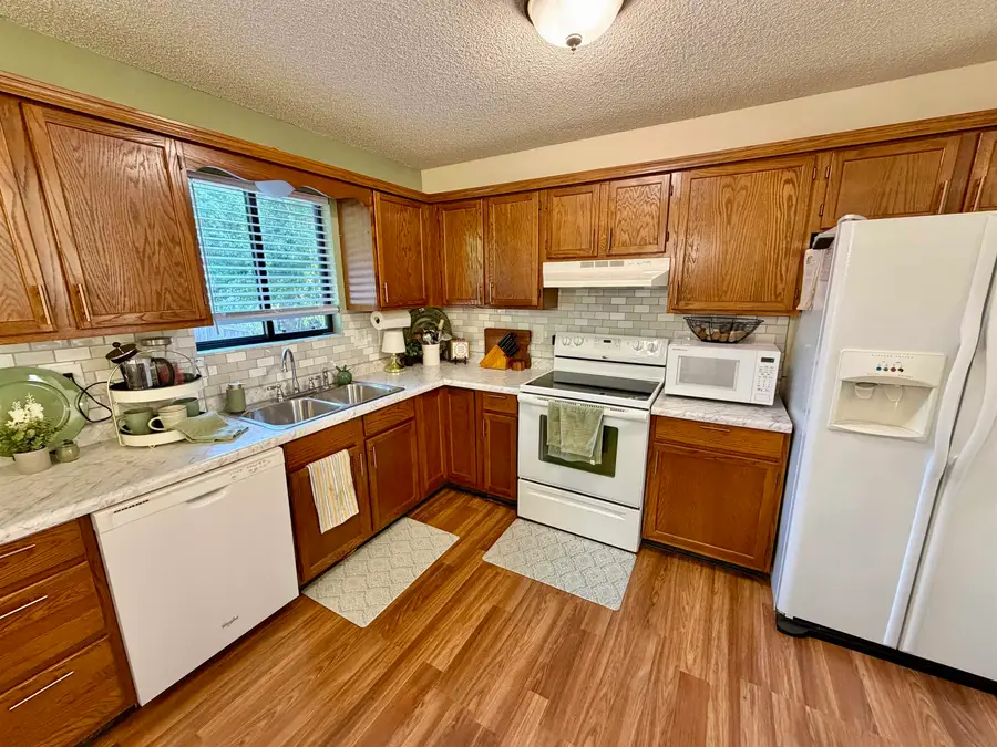 336 W Tomahawk, Kechi, KS 67067 - #3
