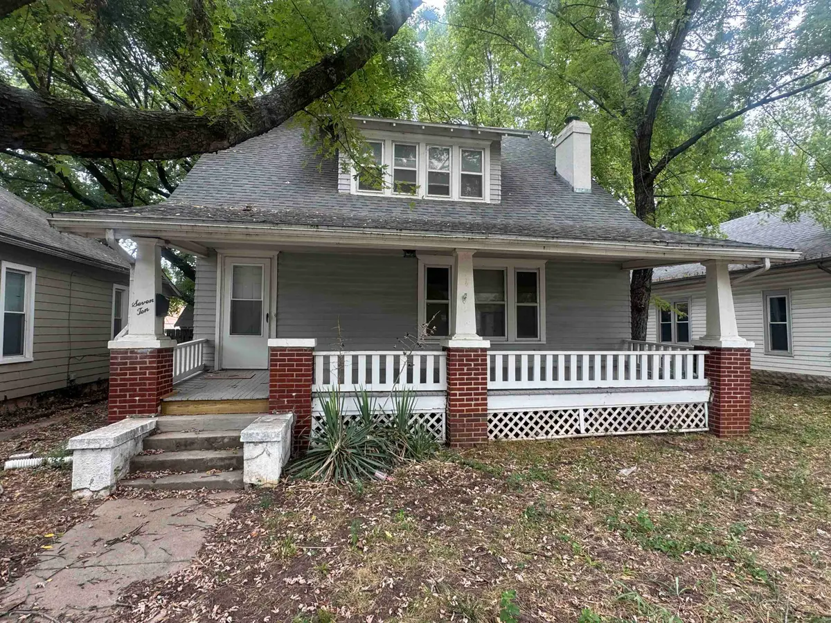 710 E 9th, Winfield, KS 67156 - #1