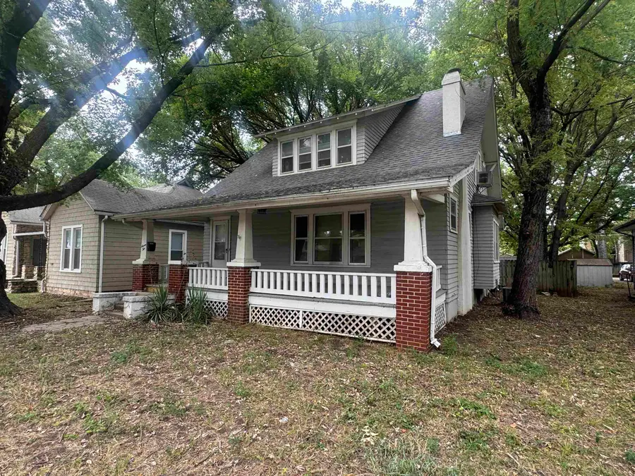 710 E 9th, Winfield, KS 67156 - #2