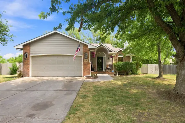 1748 N Basswood Ct, Andover, KS 67002