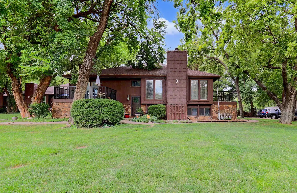 2421 S Yellowstone St #302, Wichita, KS 67215 - #1