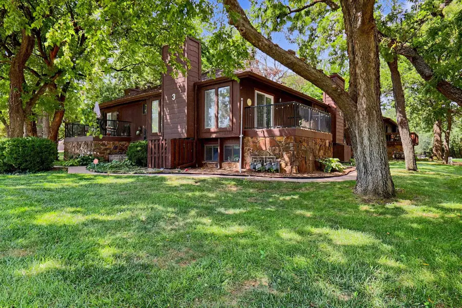 2421 S Yellowstone St #302, Wichita, KS 67215 - #2