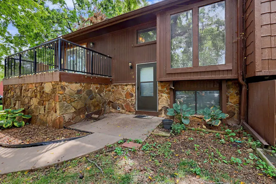2421 S Yellowstone St #302, Wichita, KS 67215 - #3