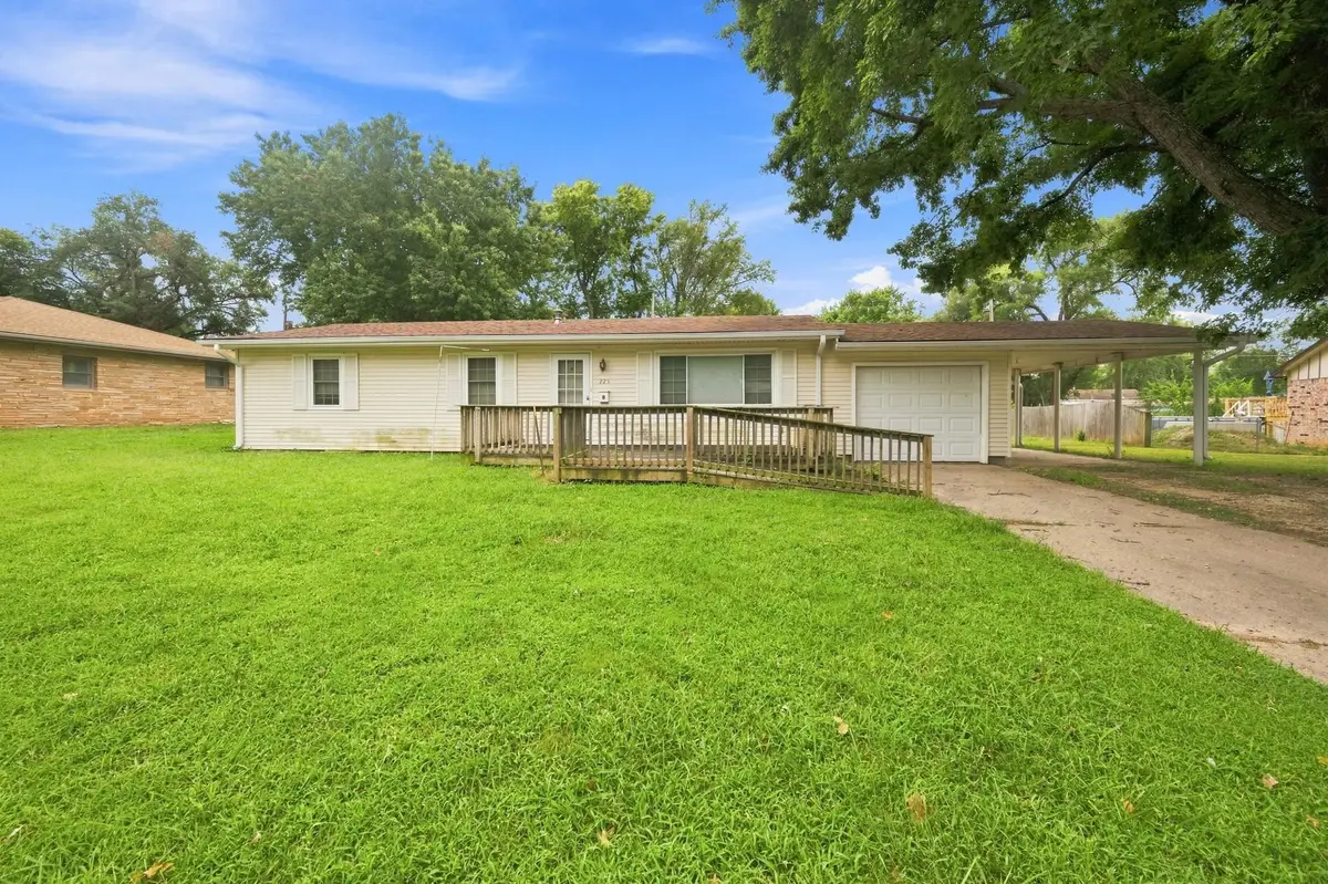 225 Belair St, El Dorado, KS 67042 - #1