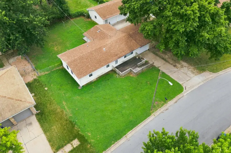 225 Belair St, El Dorado, KS 67042 - #2