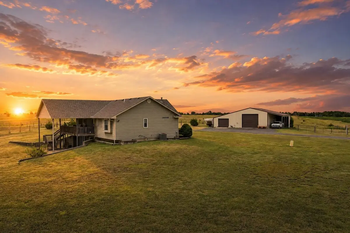 470 W 130th Ave N, Conway Springs, KS 67031 - #1