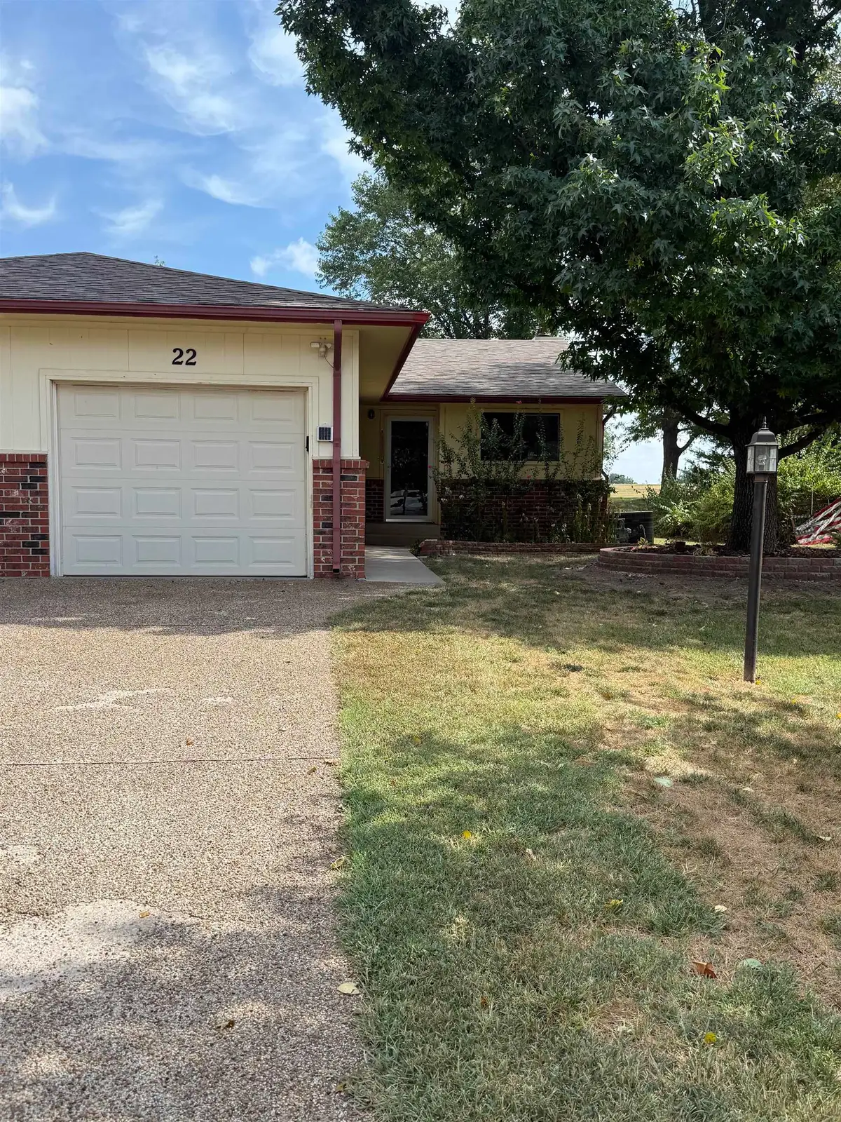 22 N Club House, Augusta, KS 67010 - #1
