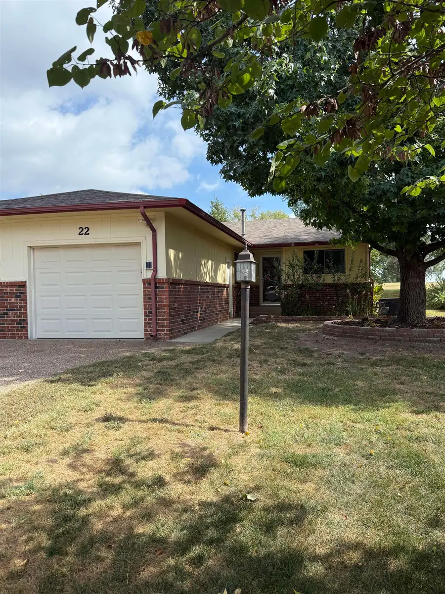 22 N Club House, Augusta, KS 67010 - #2