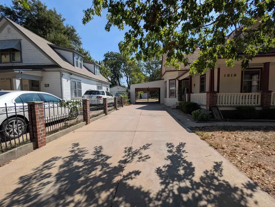 1818 N Park Pl, Wichita, KS 67203 - #2