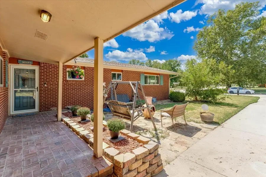 1610 W 34th St N, Wichita, KS 67204 - #2