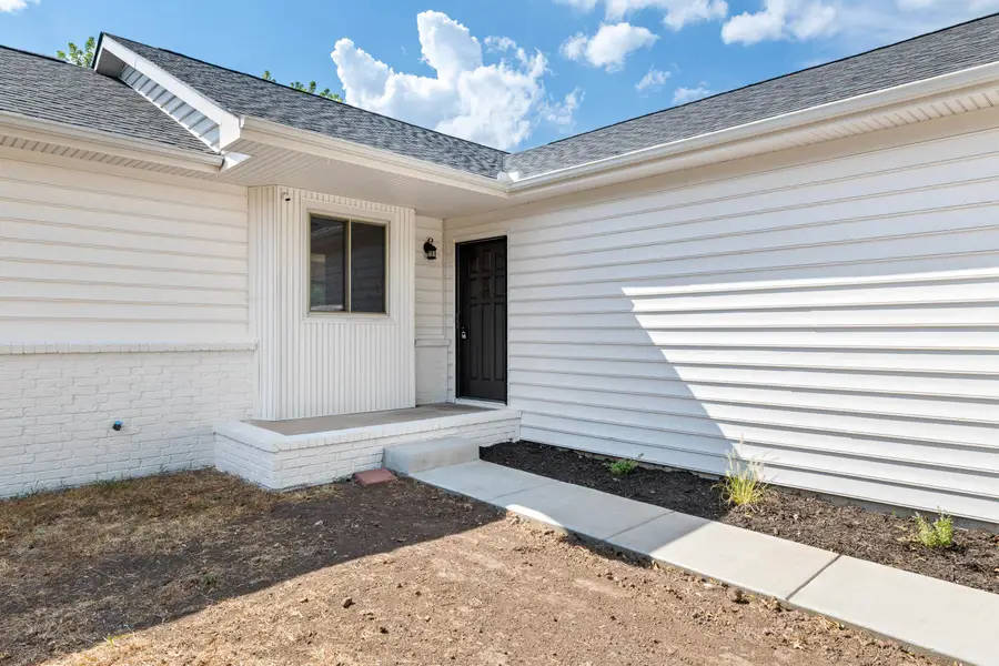 323 N Covington St, Wichita, KS 67212 - #2