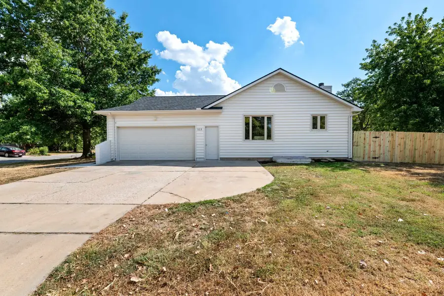 323 N Covington St, Wichita, KS 67212 - #3