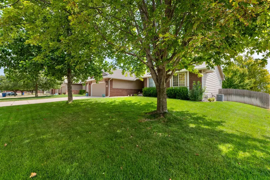 3542 N Lake Ridge Ct, Wichita, KS 67205 - #3