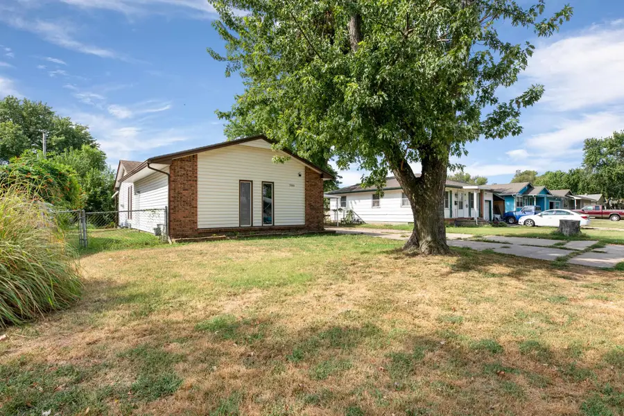2001 E Idlewild Dr, Wichita, KS 67216 - #2