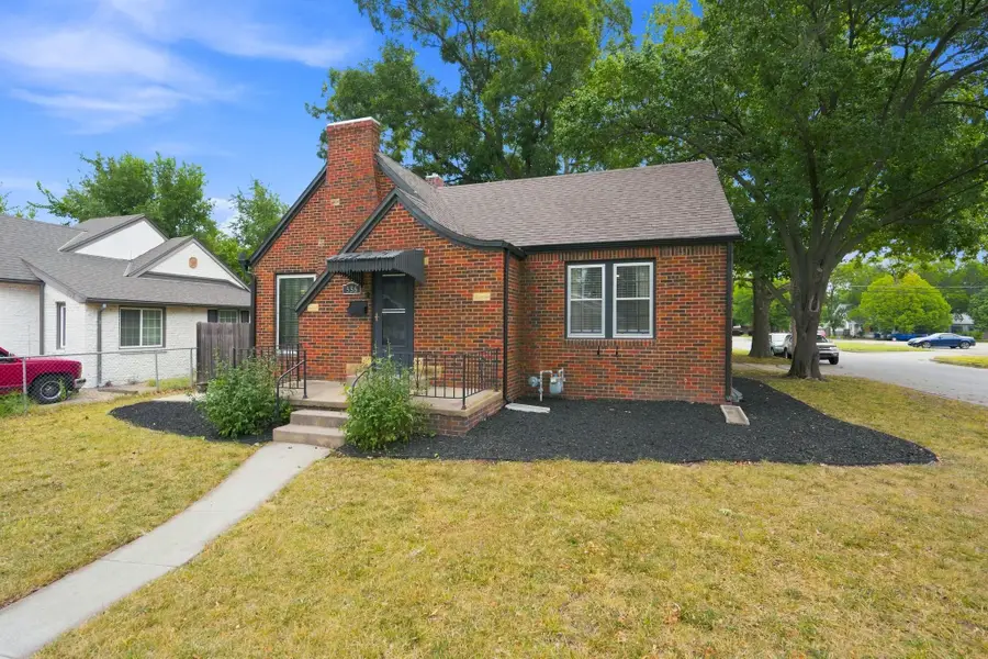 556 S Poplar Street, Wichita, KS 67211 - #2