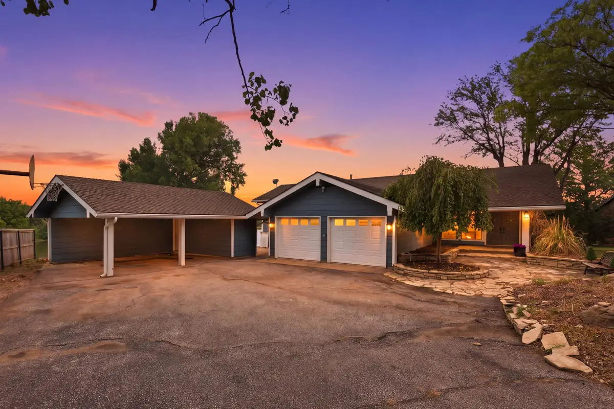 23 S Lakeview Dr, Goddard, KS 67052 - #1