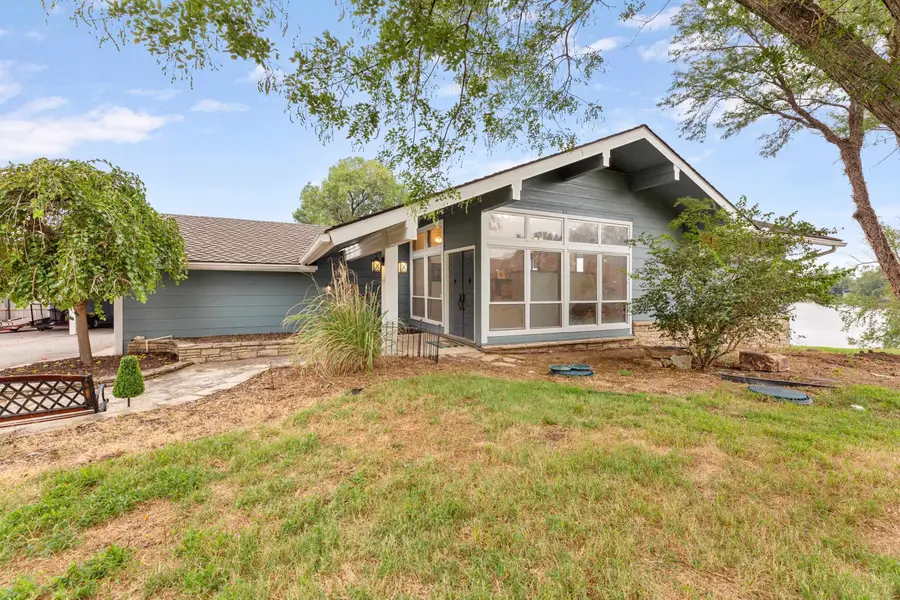 23 S Lakeview Dr, Goddard, KS 67052 - #2
