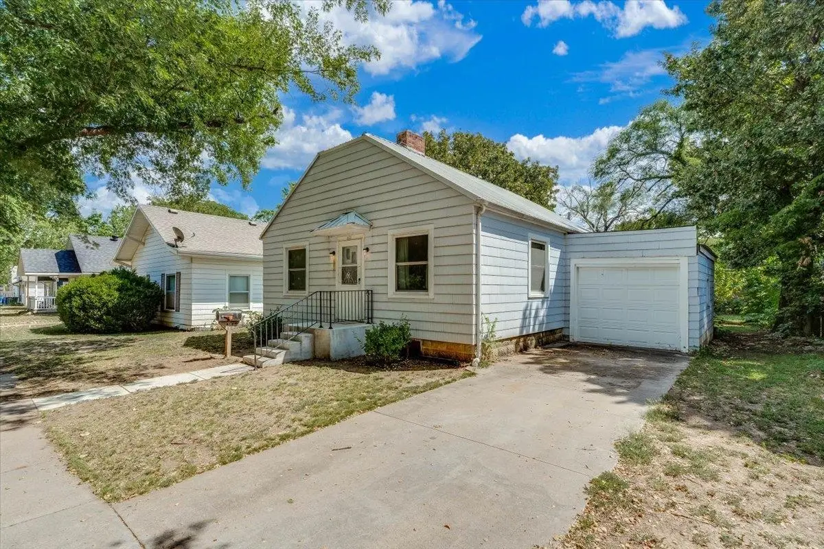 323 E Broadway, Augusta, KS 67010 - #1