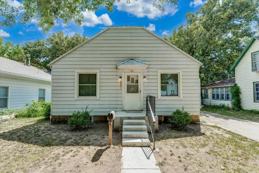 323 E Broadway, Augusta, KS 67010 - #2