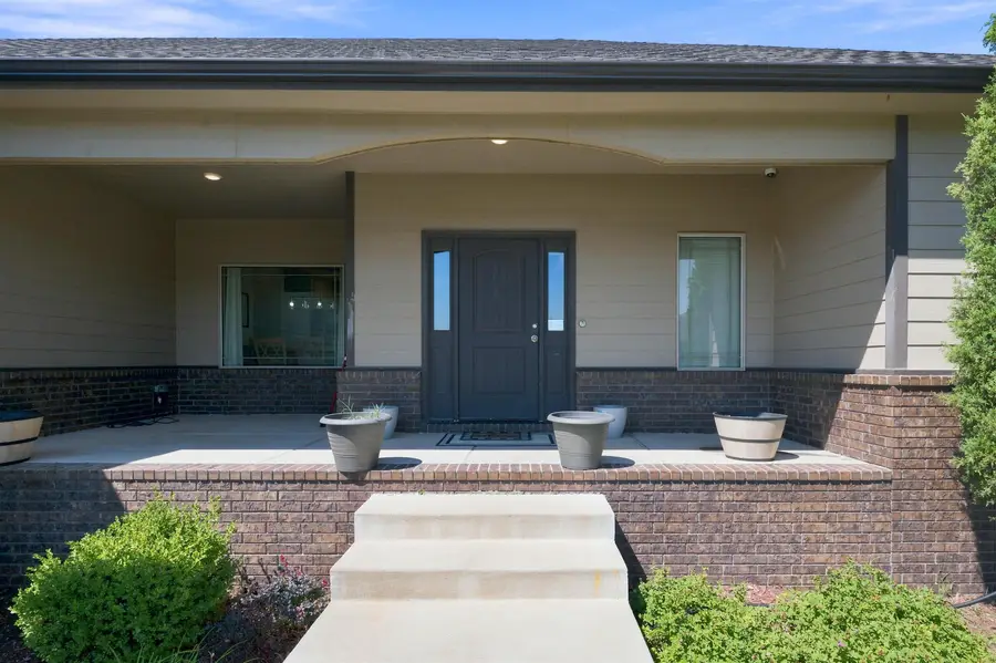 3315 S Bluelake Ct, Wichita, KS 67215 - #2